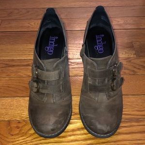 Indigo Buena Vista Taupe Zip Heels